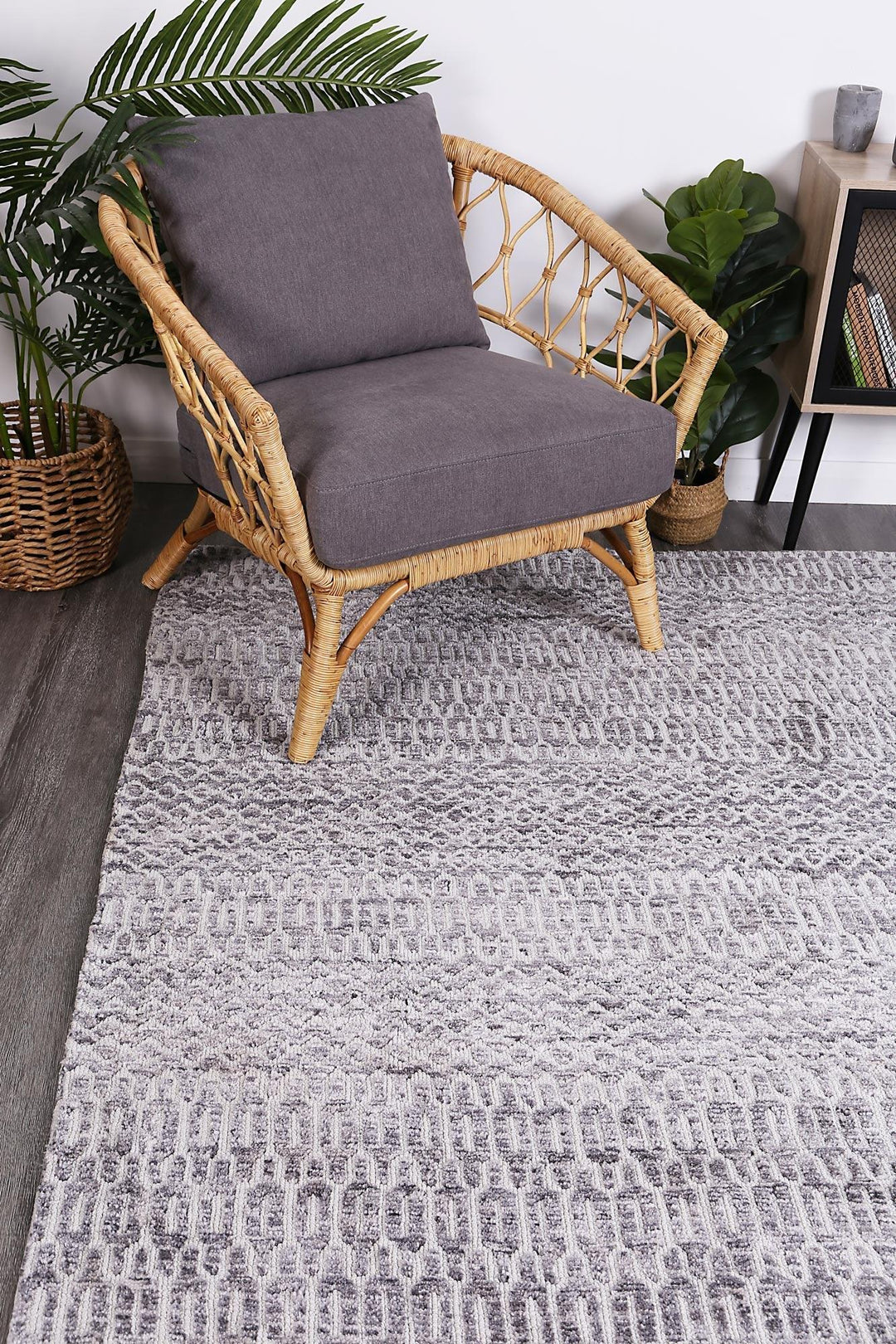 Amritsar Camphils Grey Tribal Rug - DLB Furniture