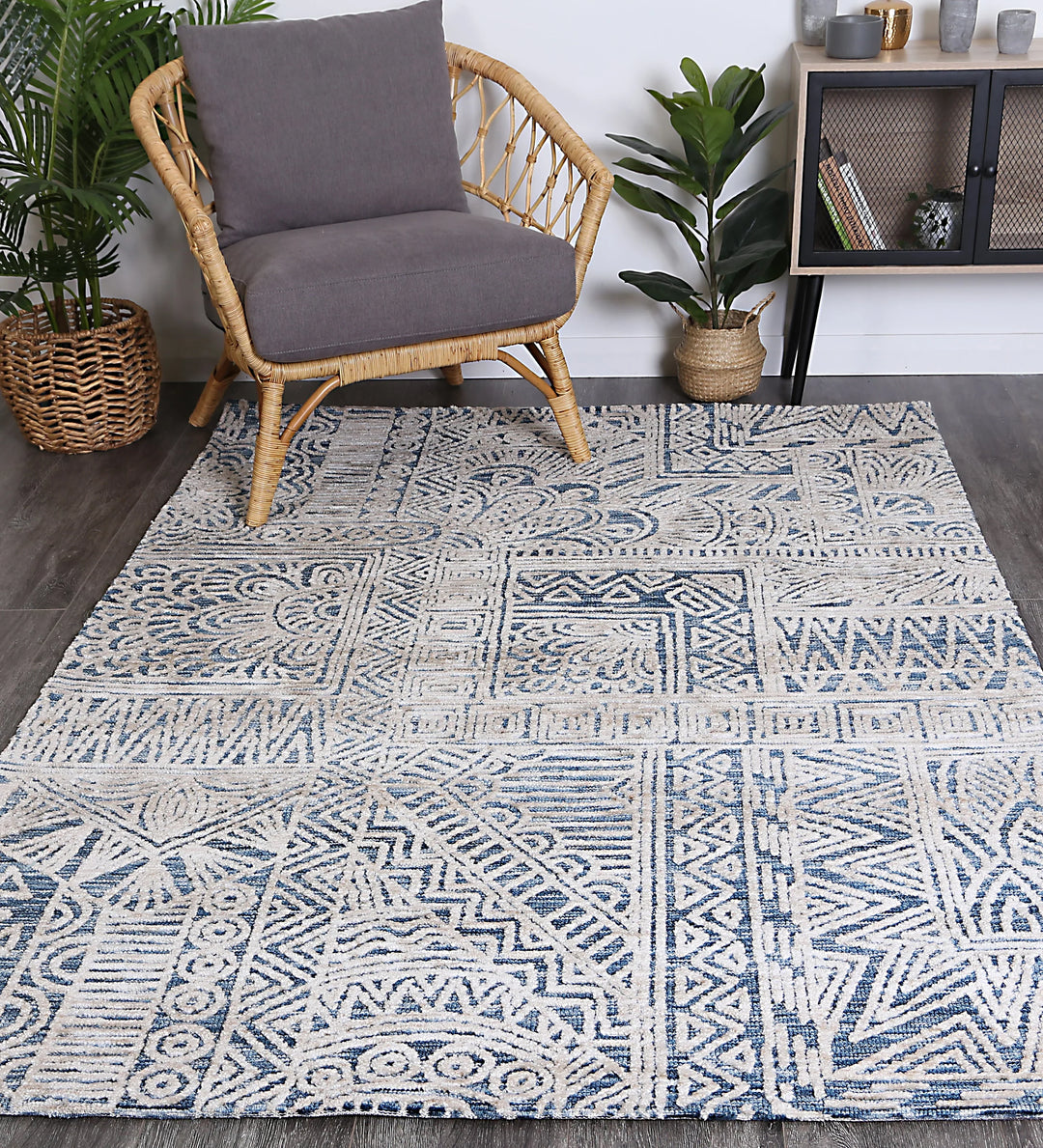 Amritsar Newburg Navy Tribal Rug - DLB Furniture