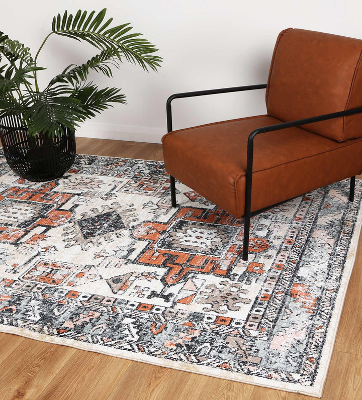 Estate Istana Traditional Cream Rug - DLB Furniture